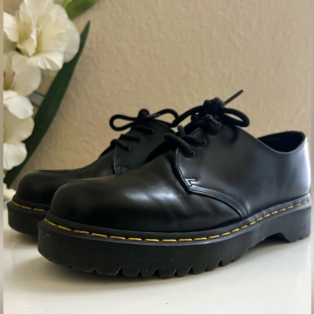 Dr. Martens Bex 1461 Black Smooth Leather. Good condition, some scuffs.